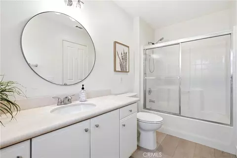 Bath - 102 Millbrook, Irvine, CA 92618 photo 6 of 6