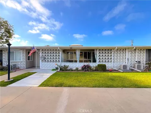 1842 Thunderbird Dr #1D, Seal Beach, CA 90740
