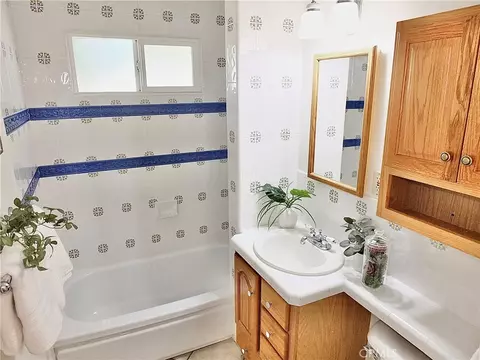 Bath - 3502 E Allington St, Long Beach, CA 90805 photo 1 of 5