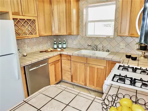 Kitchen - 3502 E Allington St, Long Beach, CA 90805 photo 4 of 6