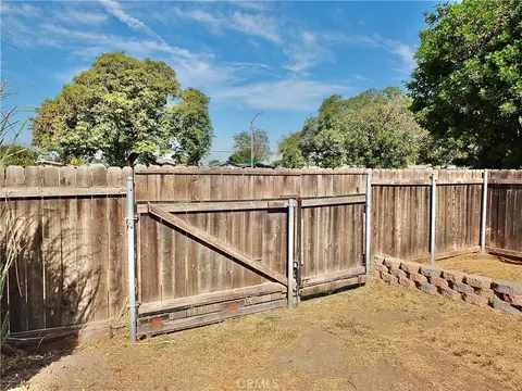 Exterior - 3502 E Allington St, Long Beach, CA 90805 photo 10 of 15