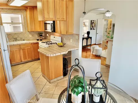 Kitchen - 3502 E Allington St, Long Beach, CA 90805 photo 2 of 6