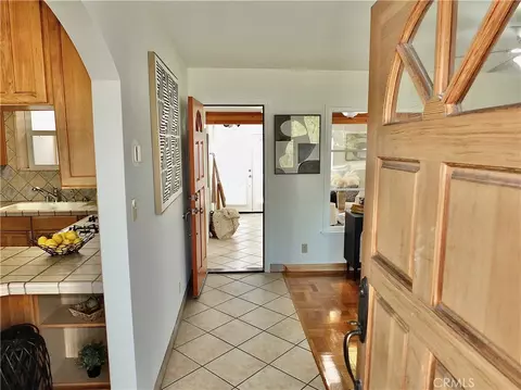 Entry Way - 3502 E Allington St, Long Beach, CA 90805 photo 2 of 4