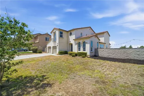 Exterior - 4935 Tuwa Ct, Riverside, CA 92507 photo 2 of 7