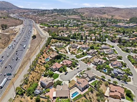 View/Area - 4935 Tuwa Ct, Riverside, CA 92507 photo 4 of 4