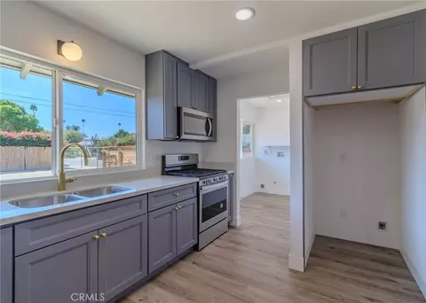 Kitchen - 1974 Milton, Riverside, CA 92507 photo 2 of 2