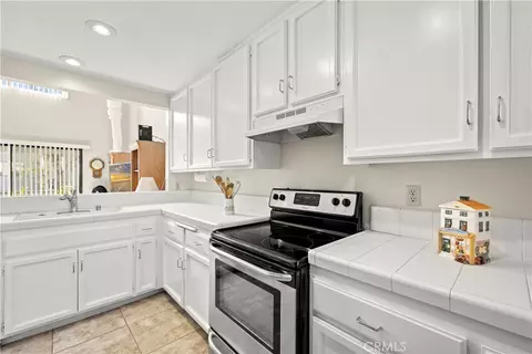 Kitchen - 5744 E Creekside #57, Orange, CA 92869 photo 3 of 3