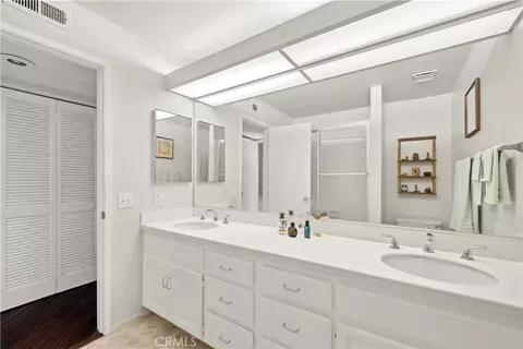 Bath - 5744 E Creekside #57, Orange, CA 92869 photo 2 of 3