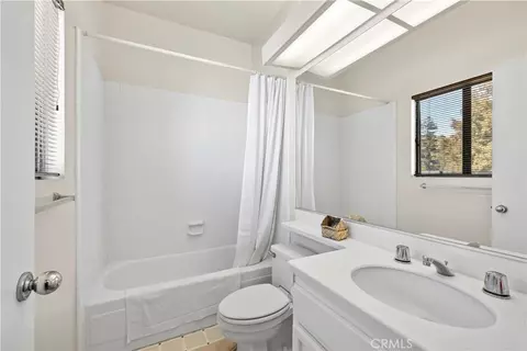Bath - 5744 E Creekside #57, Orange, CA 92869 photo 3 of 3
