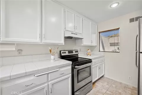Kitchen - 5744 E Creekside #57, Orange, CA 92869 photo 2 of 3