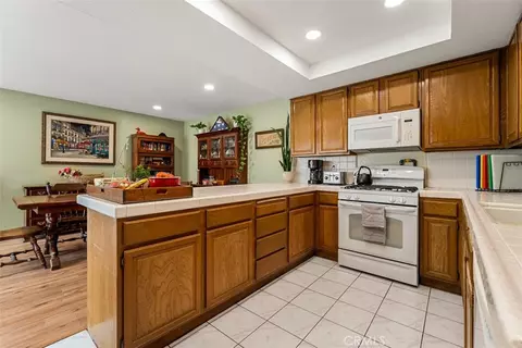 Kitchen - 242 Pasteur, Placentia, CA 92870 photo 2 of 3
