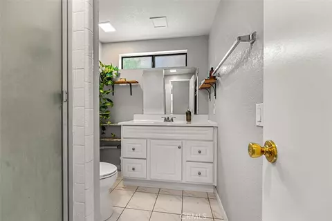 Bath - 242 Pasteur, Placentia, CA 92870 photo 2 of 3