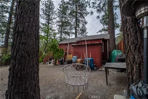 Exterior - 1842 Sparrow, Wrightwood, CA 92397 photo 7 of 11