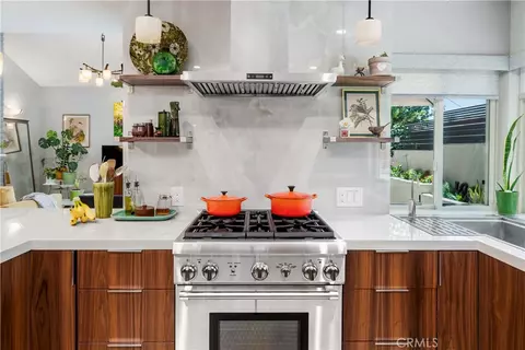 Kitchen - 653 Park, Long Beach, CA 90814 photo 3 of 4