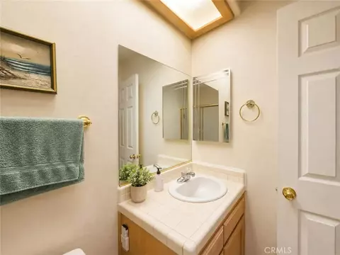 Bath - 57419 Redondo St, Yucca Valley, CA 92284 photo 2 of 2