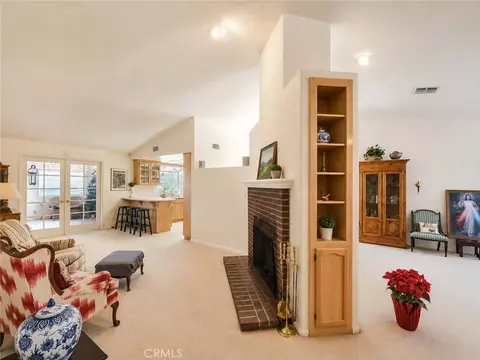 Living - 57419 Redondo St, Yucca Valley, CA 92284 photo 4 of 4