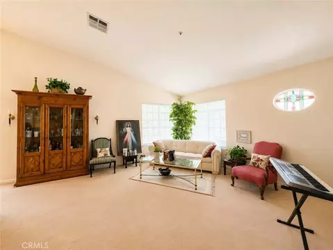 Living - 57419 Redondo St, Yucca Valley, CA 92284 photo 3 of 4