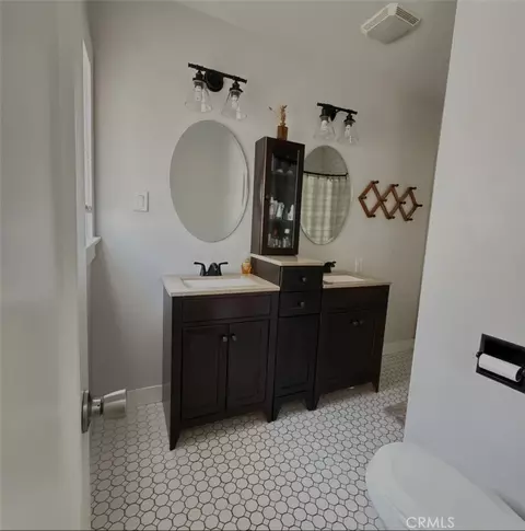 Bath - 3928 Mckenzie, Riverside, CA 92503 photo 3 of 3