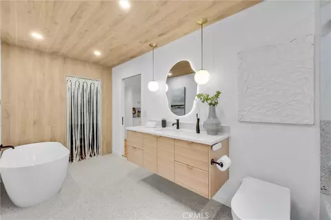 Bath - 1517 E Riverview, Orange, CA 92865 photo 1 of 4