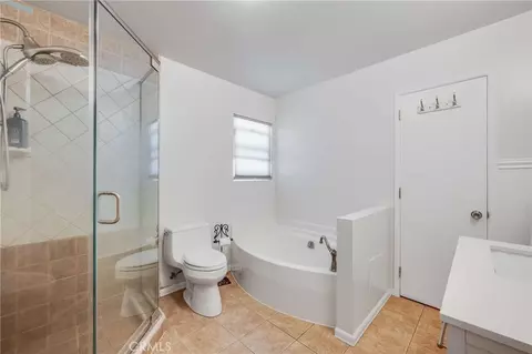 Bath - 1414 E Silva, Long Beach, CA 90807 photo 2 of 3