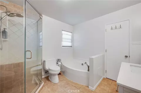 Bath - 1414 E Silva, Long Beach, CA 90807 photo 2 of 3