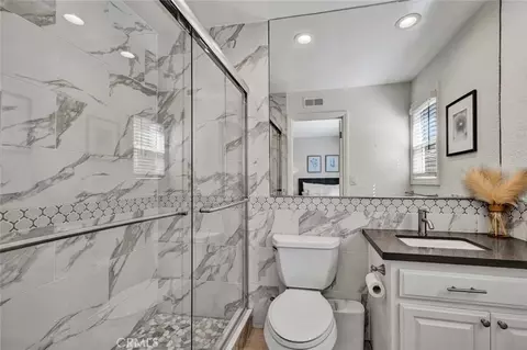 Bath - 3434 E Woodbine Rd, Orange, CA 92867 photo 2 of 4