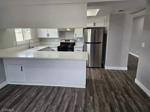 Kitchen - 11072 Moki Ct, Apple Valley, CA 92308 photo 2 of 2