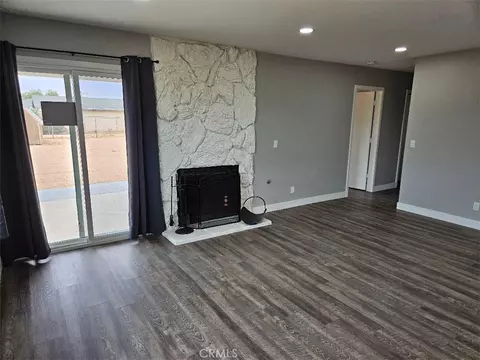 Living - 11072 Moki Ct, Apple Valley, CA 92308 photo 2 of 3