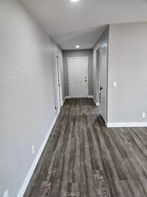 Entry Way - 11072 Moki Ct, Apple Valley, CA 92308 photo 1 of 2