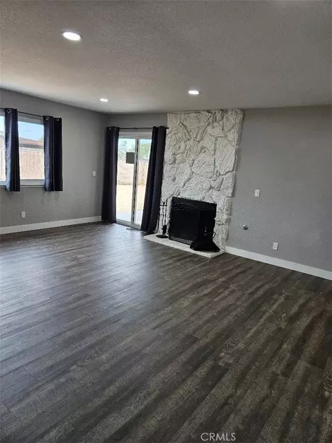 Living - 11072 Moki Ct, Apple Valley, CA 92308 photo 1 of 3