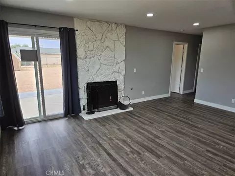 Living - 11072 Moki Ct, Apple Valley, CA 92308 photo 3 of 3