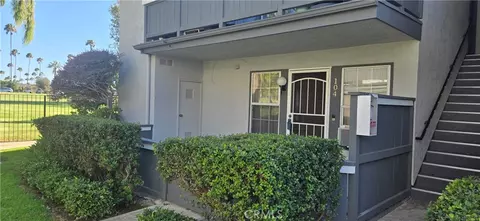 18292 Parkview Ln #104, Huntington Beach, CA 92648