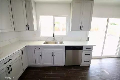 Kitchen - 42809 Alexo Dr, Lancaster, CA 93536 photo 4 of 6