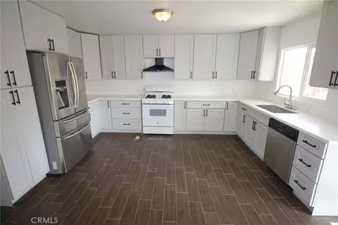 Kitchen - 42809 Alexo Dr, Lancaster, CA 93536 photo 2 of 6