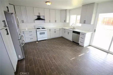 Kitchen - 42809 Alexo Dr, Lancaster, CA 93536 photo 1 of 6