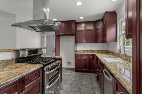 Kitchen - 5451 E Daggett, Long Beach, CA 90815 photo 2 of 4