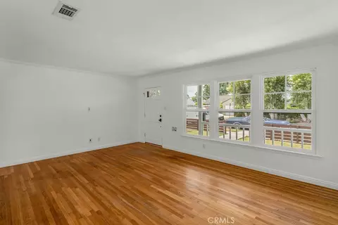 Living - 5451 E Daggett, Long Beach, CA 90815 photo 4 of 6