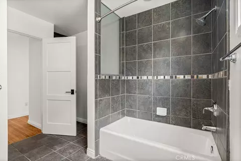 Bath - 5451 E Daggett, Long Beach, CA 90815 photo 4 of 4