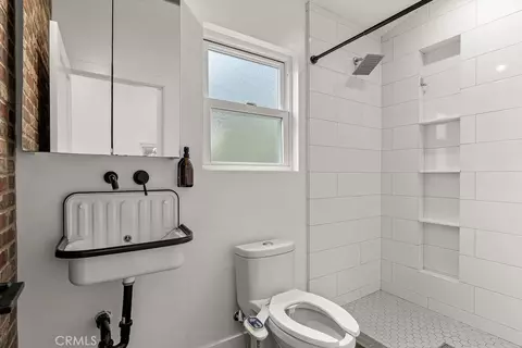Bath - 5451 E Daggett, Long Beach, CA 90815 photo 1 of 5