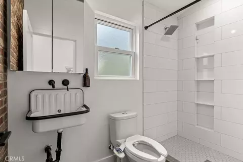 Bath - 5451 E Daggett, Long Beach, CA 90815 photo 1 of 4