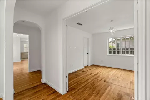 Entry Way - 5451 E Daggett, Long Beach, CA 90815 photo 5 of 6