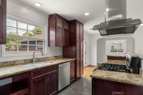 Kitchen - 5451 E Daggett, Long Beach, CA 90815 photo 3 of 4