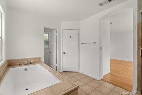 Entry Way - 5451 E Daggett, Long Beach, CA 90815 photo 2 of 6