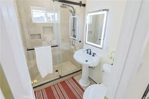 Bath - 10036 Arleta Ave, Arleta, CA 91331 photo 2 of 3