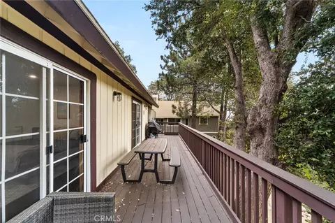 Exterior - 1541 Krause Ln, Lake Arrowhead, CA 92352 photo 2 of 9