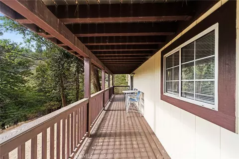 Exterior - 1541 Krause Ln, Lake Arrowhead, CA 92352 photo 6 of 11