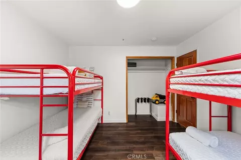 Bedroom - 1541 Krause Ln, Lake Arrowhead, CA 92352 photo 4 of 8