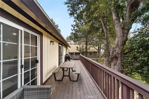 Exterior - 1541 Krause Ln, Lake Arrowhead, CA 92352 photo 2 of 11