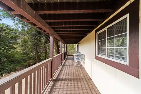 Exterior - 1541 Krause Ln, Lake Arrowhead, CA 92352 photo 4 of 9