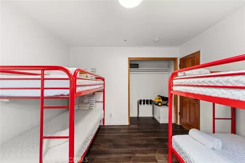 Bedroom - 1541 Krause Ln, Lake Arrowhead, CA 92352 photo 4 of 8